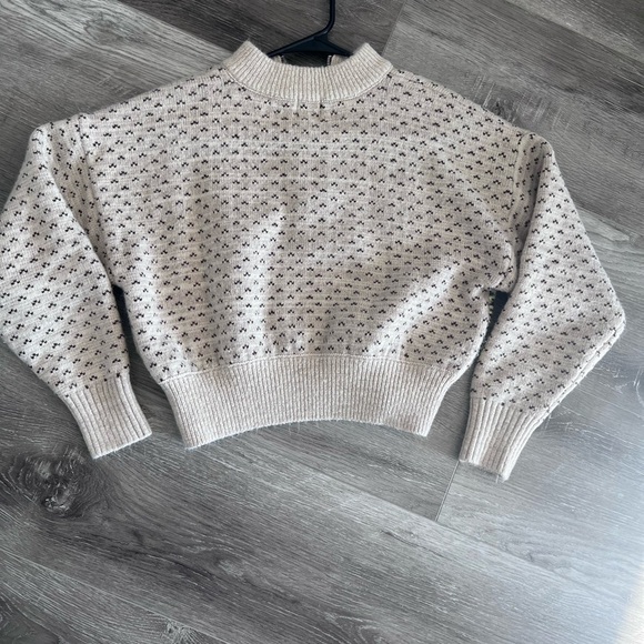 BDG Sweater - Picture 4 of 6